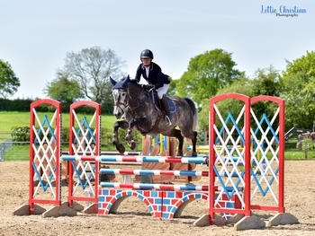 Samantha Jimmison lands the top two places in the Nupafeed Supplements Senior Discovery Second Round at Harrogate Riding Centre Samantha Jimmison lands the top two places in the Nupafeed Supplements Senior Discovery Second Round at Harrogate Riding Centre